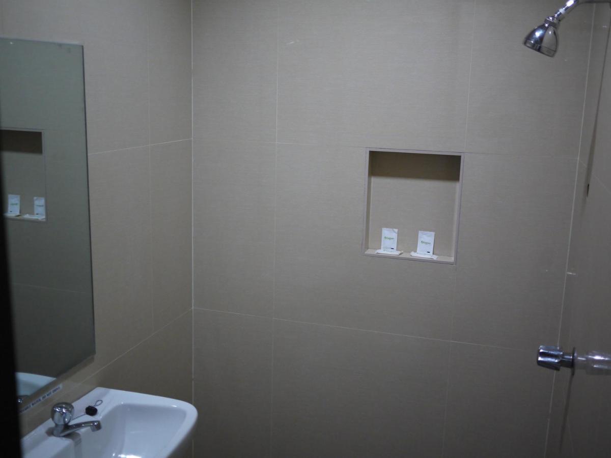Khokoon Inn Bacolod Bagian luar foto