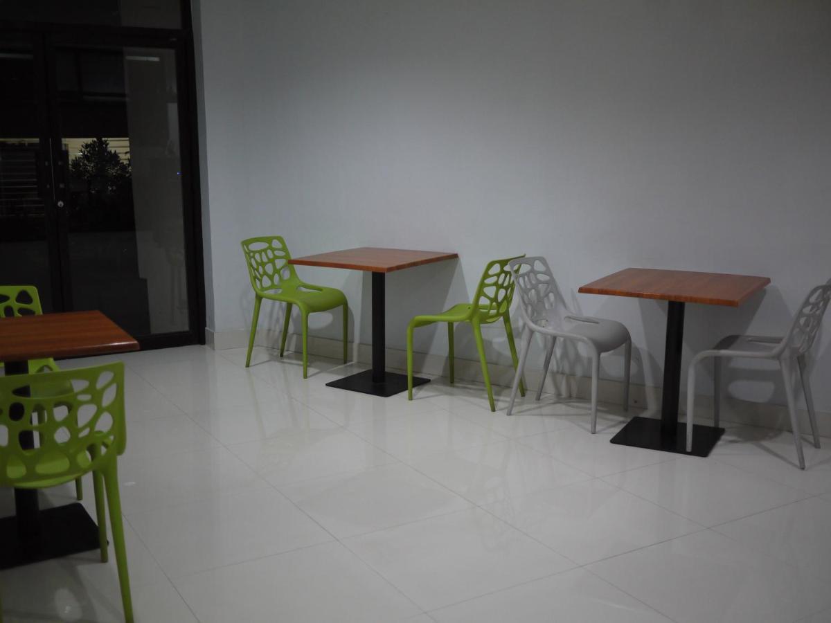 Khokoon Inn Bacolod Bagian luar foto